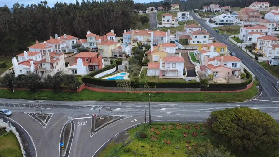 Moradia T4 para Venda em Gaeiras Foto 4