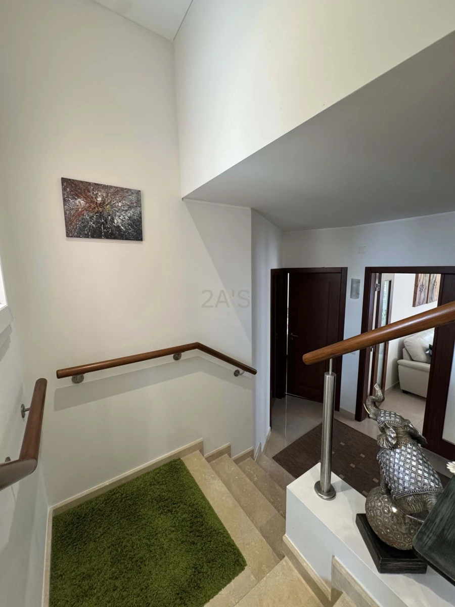 Moradia T4 para Venda em Gaeiras Foto 16