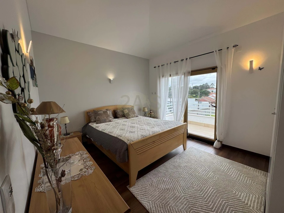 Moradia T4 para Venda em Gaeiras Foto 5