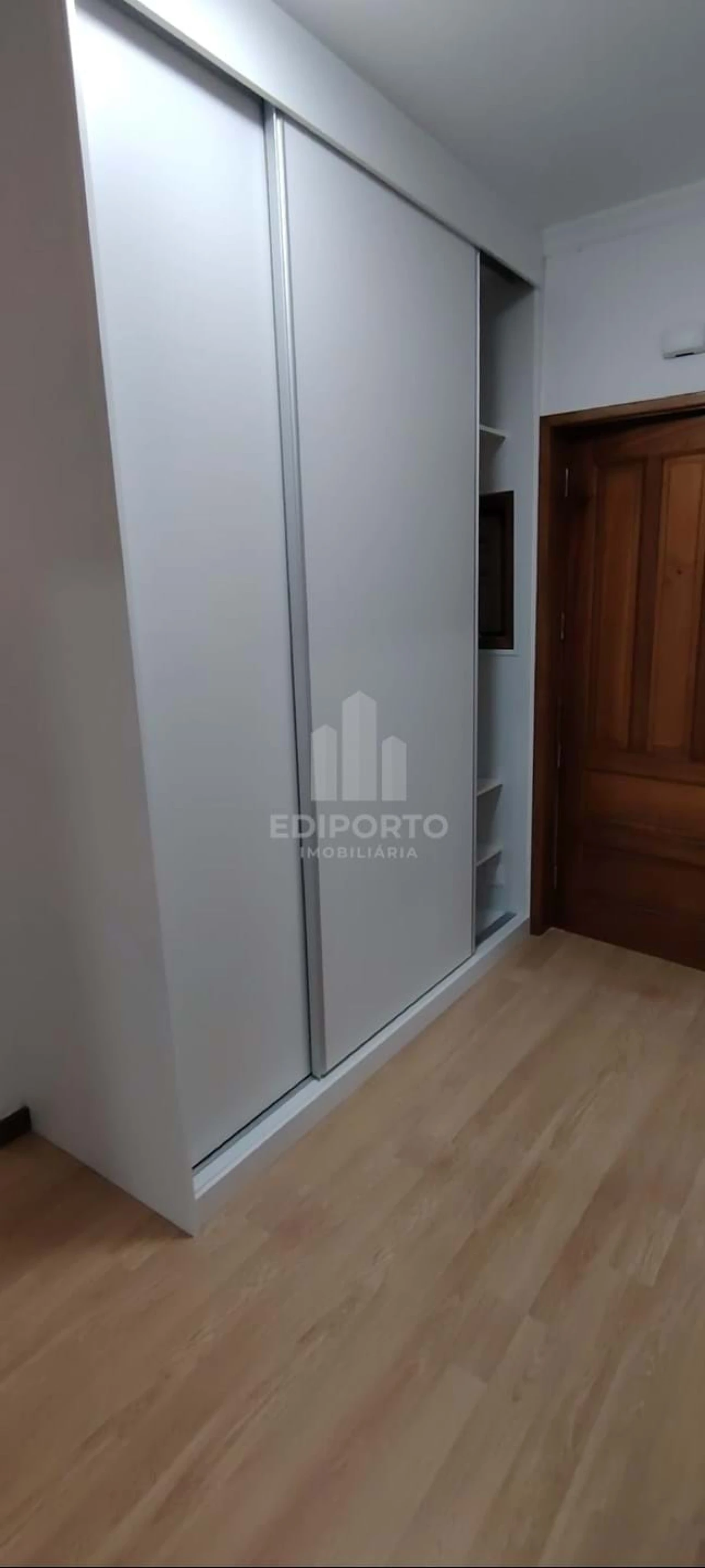 Apartamento T2 para Venda em Santa Marinha Foto 2