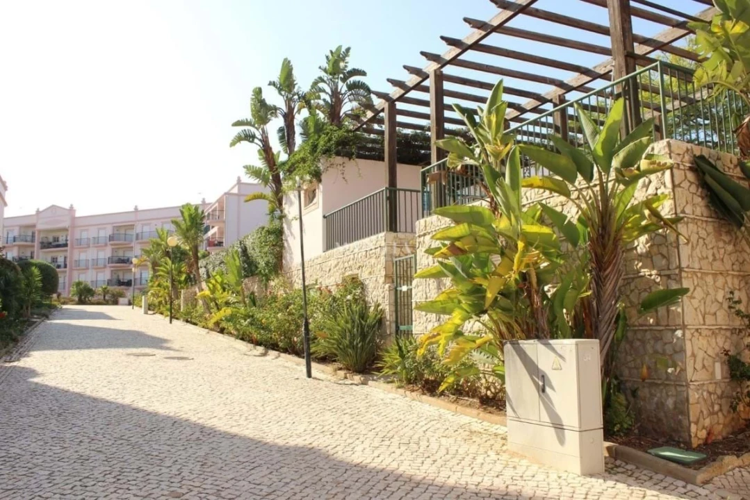 Apartamento T2 para Arrendamento em Luz Foto 2