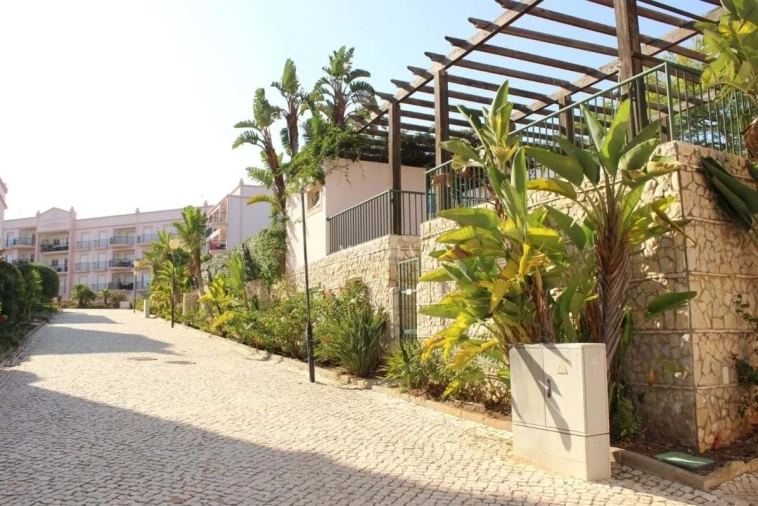 Apartamento T2 para Arrendamento em Luz Foto 2