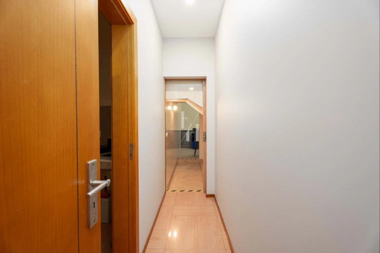 Negócio para Venda em Lagos (São Sebastião e Santa Maria) Foto 16