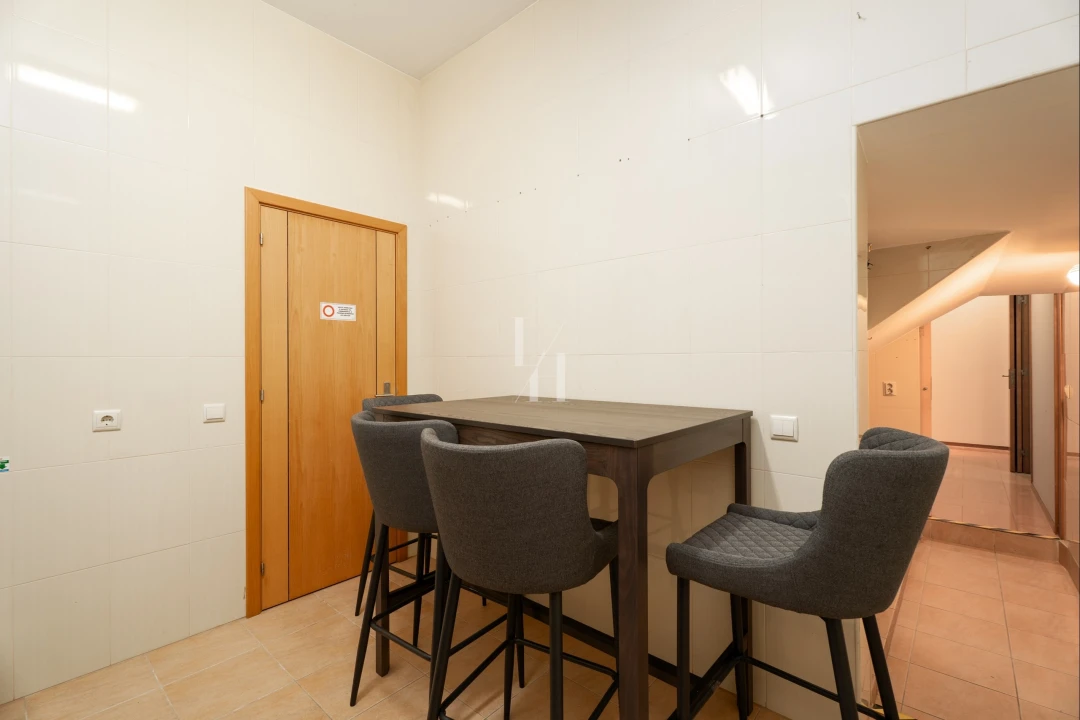 Negócio para Venda em Lagos (São Sebastião e Santa Maria) Foto 18