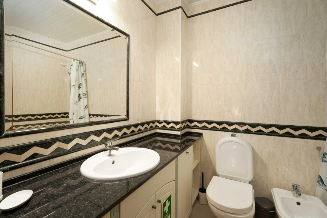 Apartamento T1 para Arrendamento em Quarteira Foto 8