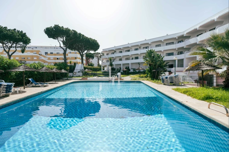 Apartamento T1 para Arrendamento em Quarteira Foto 21