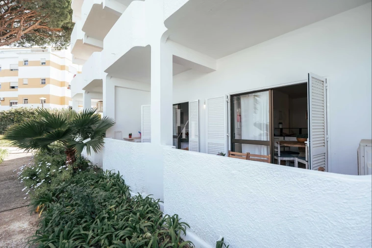 Apartamento T1 para Arrendamento em Quarteira Foto 17
