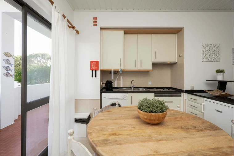 Apartamento T1 para Arrendamento em Quarteira Foto 2