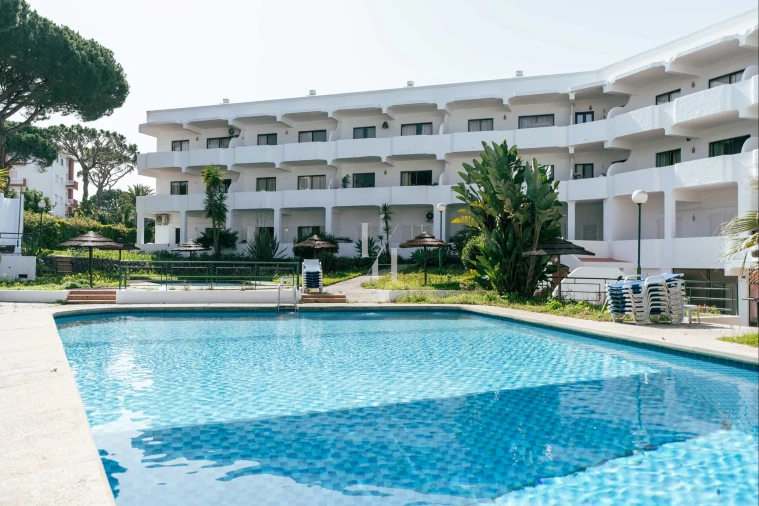 Apartamento T1 para Arrendamento em Quarteira Foto 19