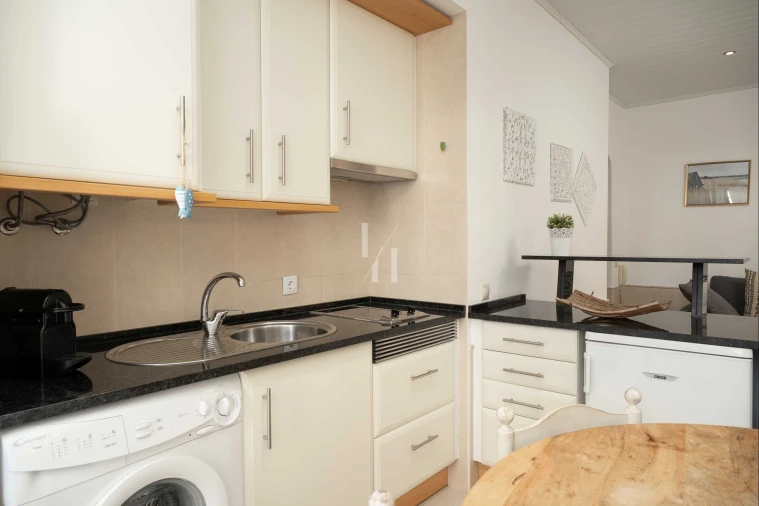 Apartamento T1 para Arrendamento em Quarteira Foto 4