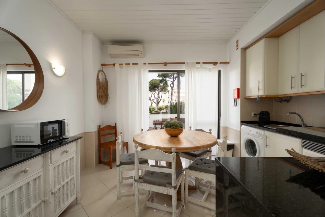 Apartamento T1 para Arrendamento em Quarteira Foto 22