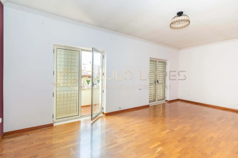 Moradia T4 para Venda em Seiça Foto 15