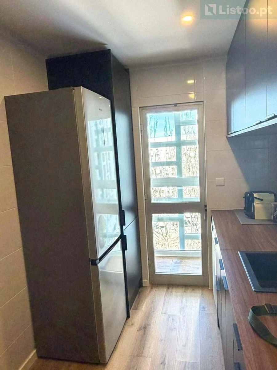 Apartamento T2 para Venda em Santo António dos Cavaleiros e Frielas Foto 9