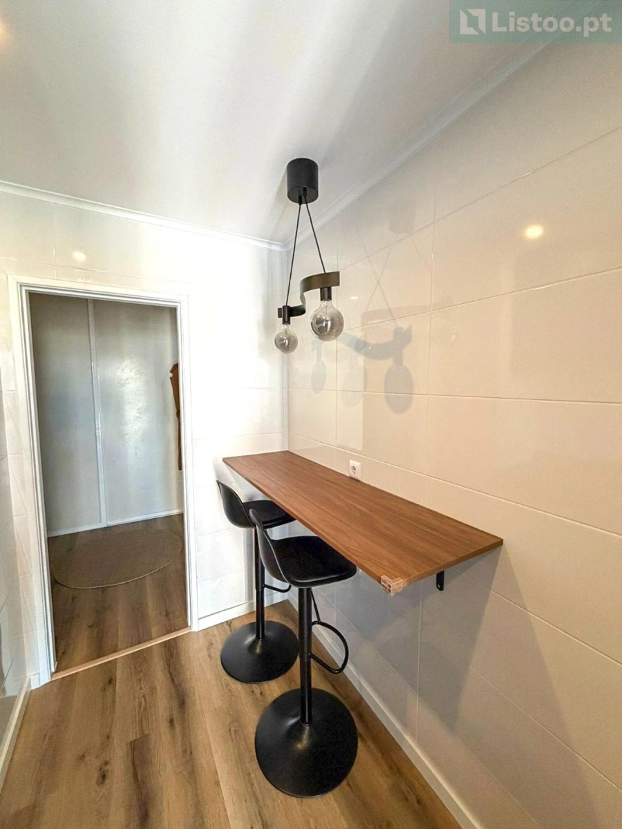 Apartamento T2 para Venda em Santo António dos Cavaleiros e Frielas Foto 10