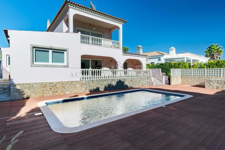 Moradia T5 para Venda em Almancil Foto 3