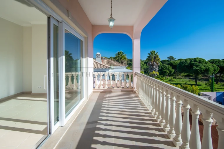 Moradia T5 para Venda em Almancil Foto 5