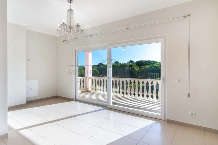 Moradia T5 para Venda em Almancil Foto 8