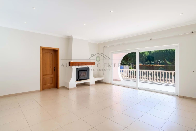 Moradia T5 para Venda em Almancil Foto 10