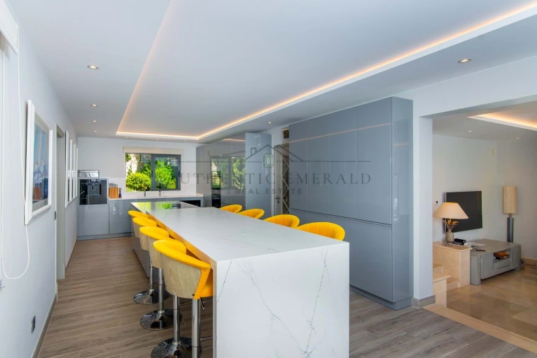 Moradia T5 para Venda em Almancil Foto 4