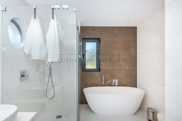 Moradia T5 para Venda em Almancil Foto 17