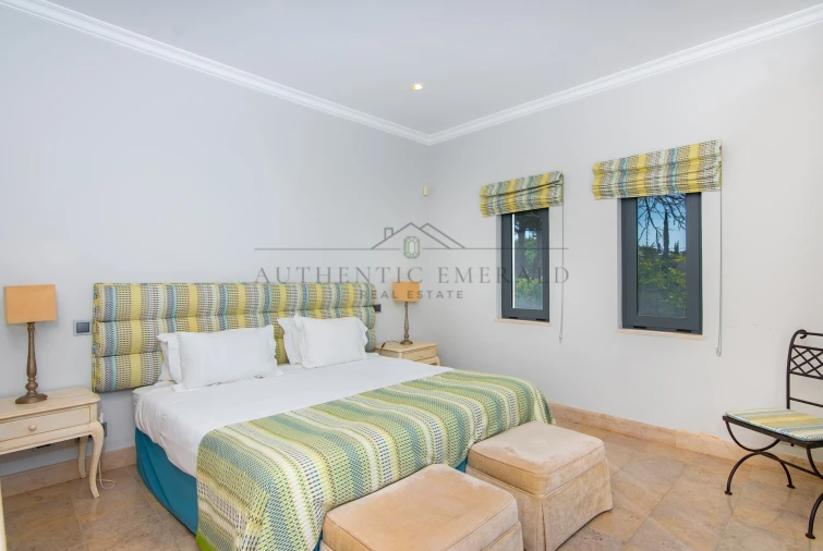 Moradia T5 para Venda em Almancil Foto 12