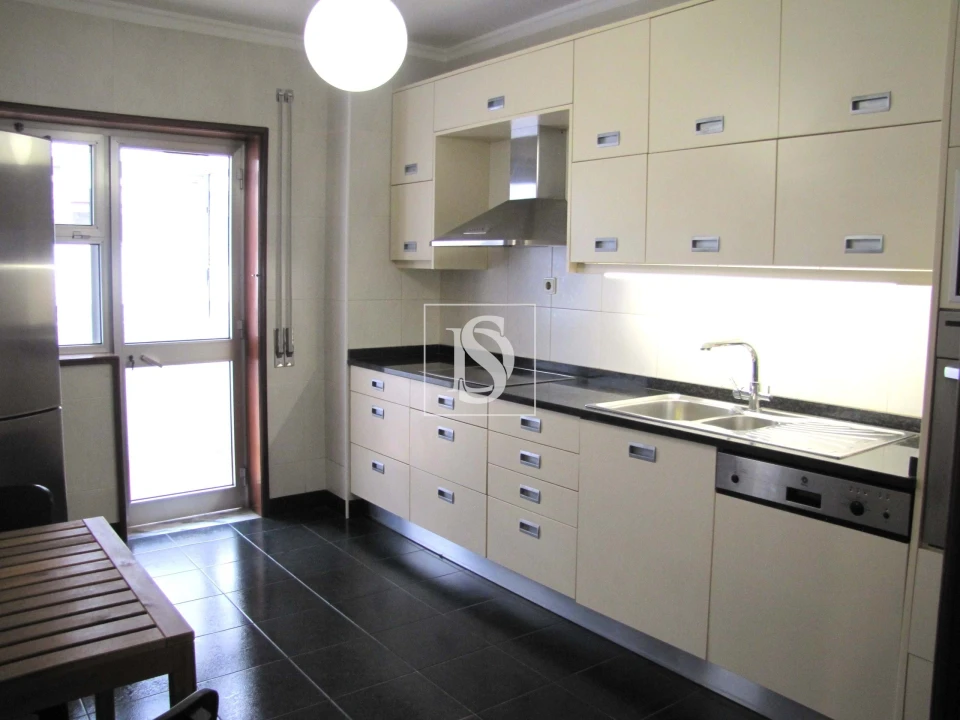 Apartamento T3 para Venda em Matosinhos e Leça da Palmeira Foto 1