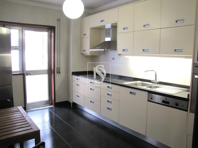 Apartamento T3 para Venda em Matosinhos e Leça da Palmeira Foto 1