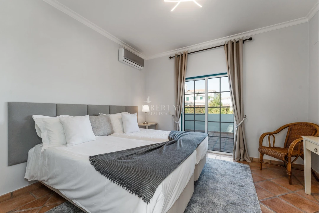 Moradia T4 para Venda em Almancil Foto 20