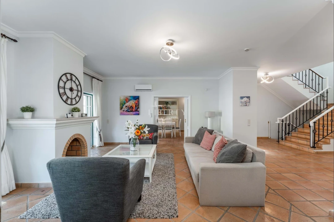 Moradia T4 para Venda em Almancil Foto 11