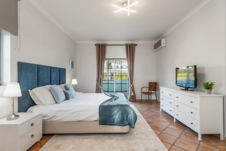 Moradia T4 para Venda em Almancil Foto 15