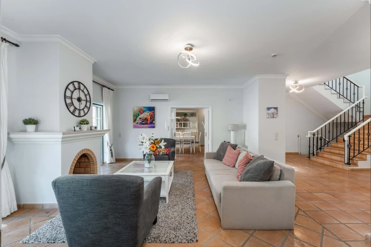 Moradia T4 para Venda em Almancil Foto 11