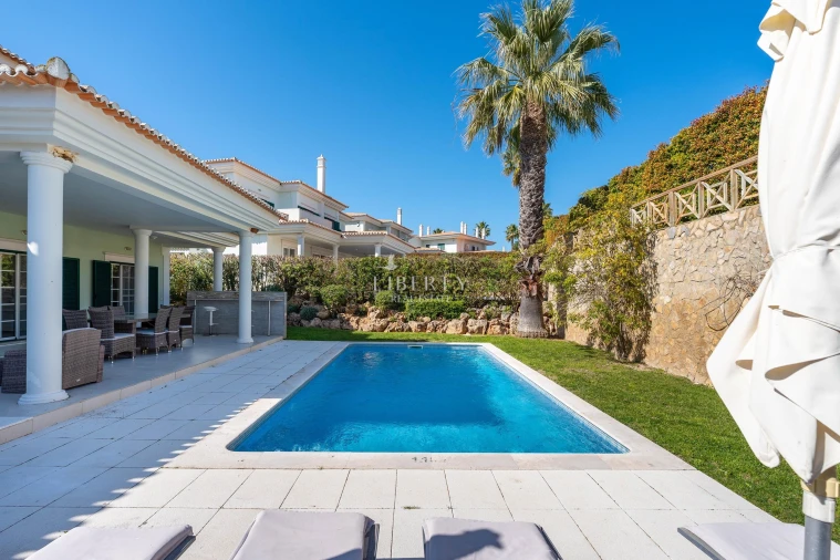 Moradia T4 para Venda em Almancil Foto 4