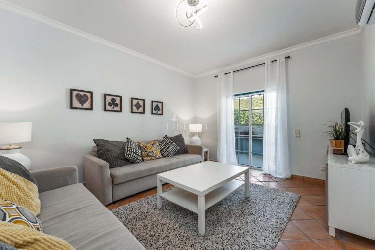 Moradia T4 para Venda em Almancil Foto 9