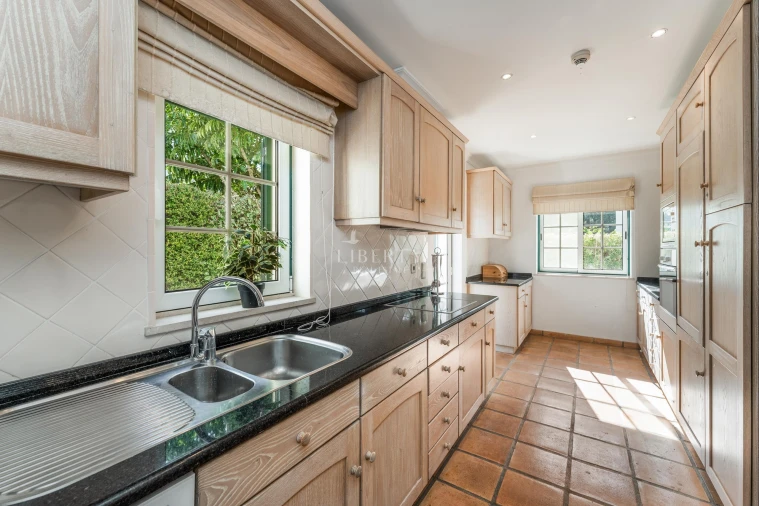 Moradia T4 para Venda em Almancil Foto 14