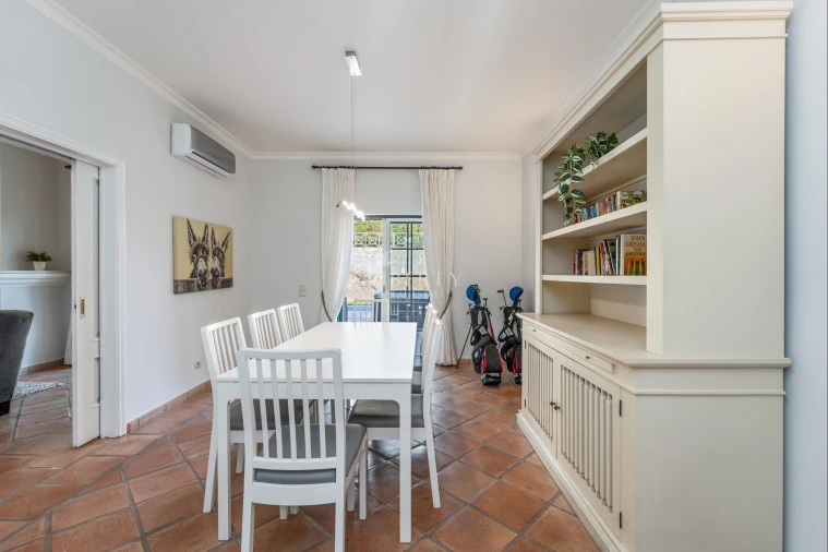 Moradia T4 para Venda em Almancil Foto 13