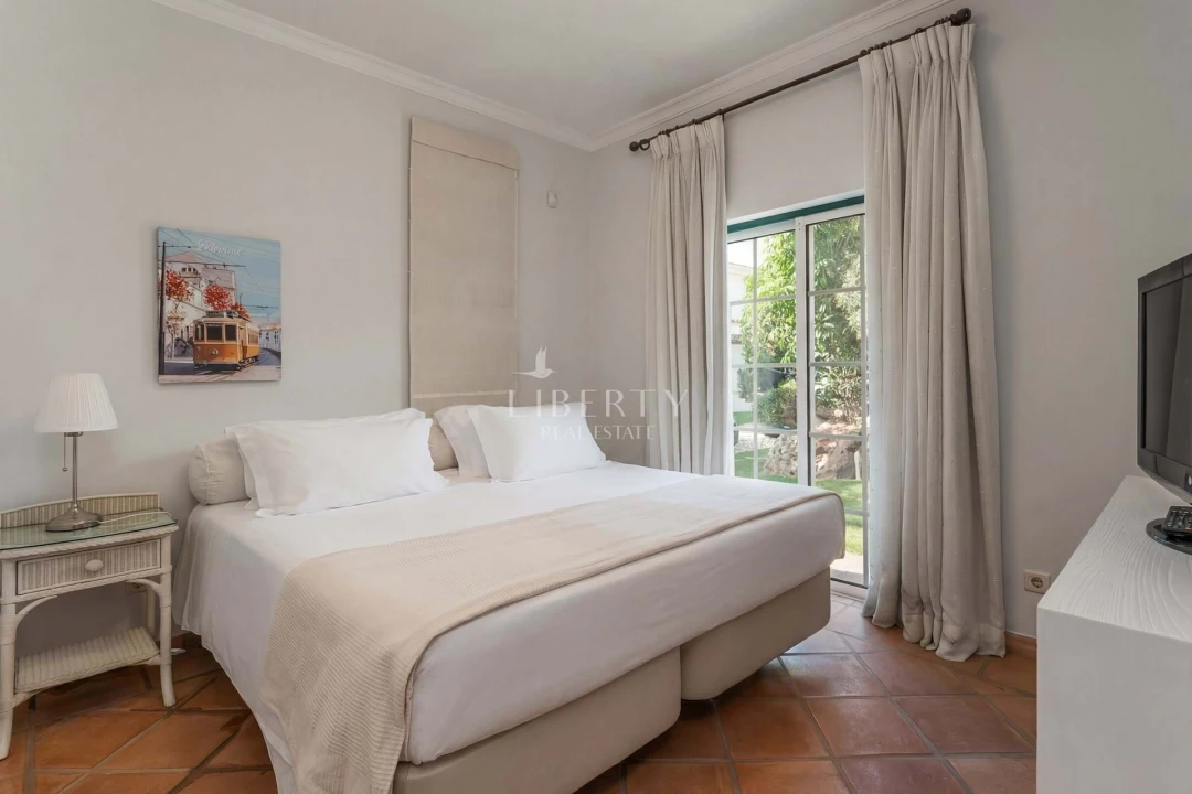 Moradia T4 para Venda em Almancil Foto 22