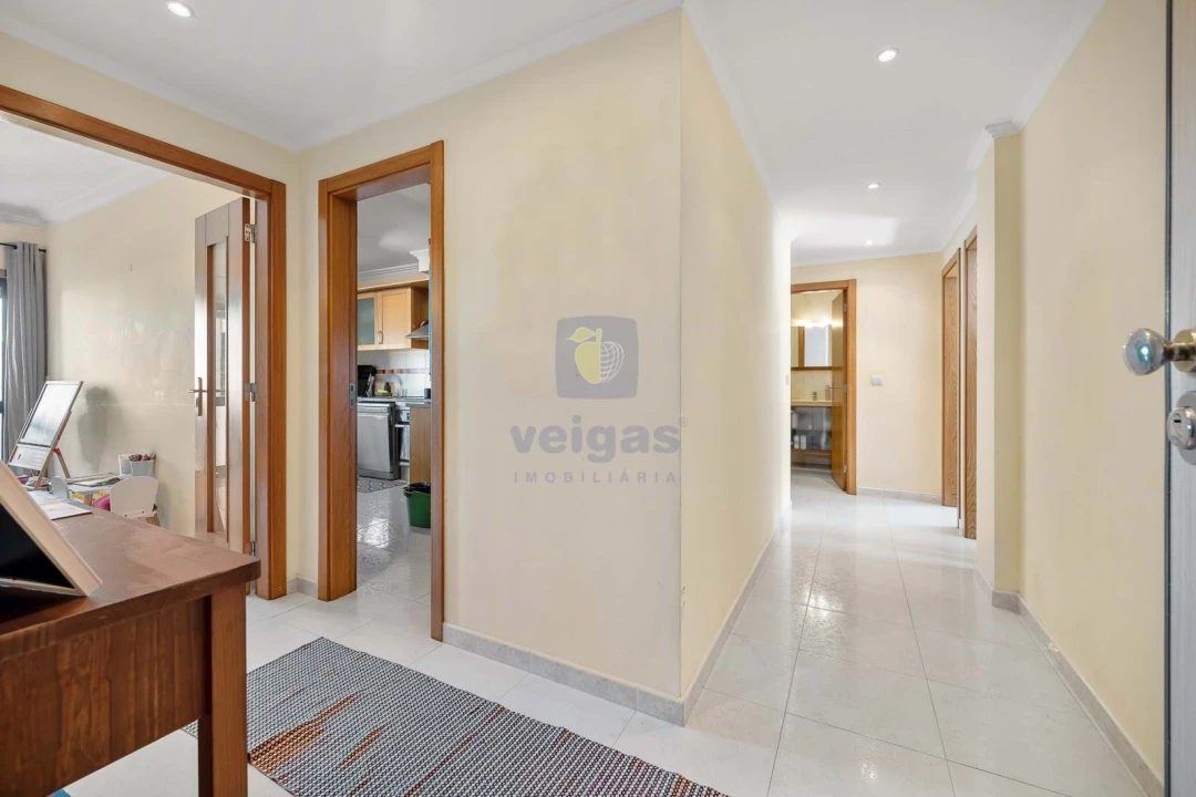 Apartamento T4 para Venda em Alhos Vedros Foto 8