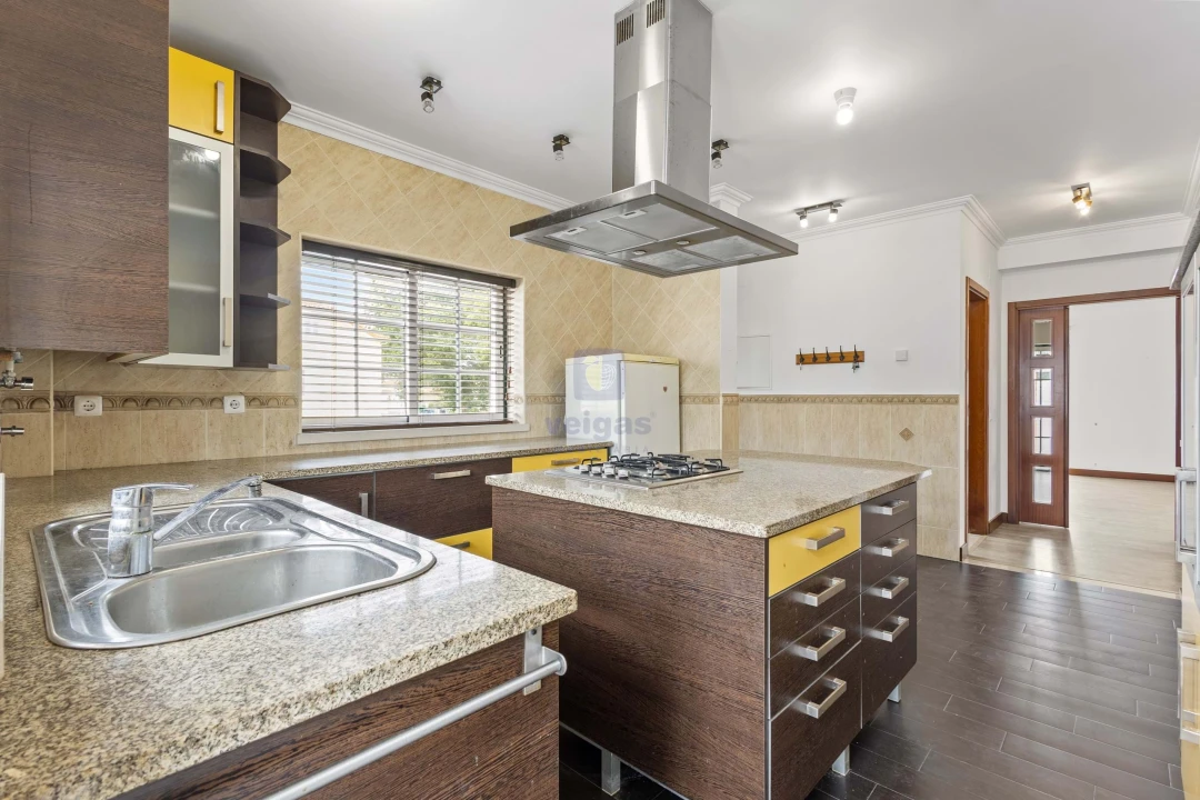 Apartamento T3 para Venda em Foz do Arelho Foto 2