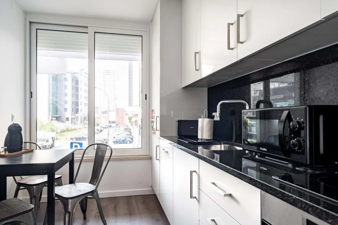Apartamento T1 para Arrendamento em Campolide Foto 11