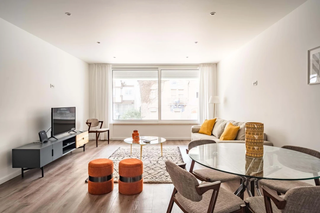 Apartamento T1 para Arrendamento em Campolide Foto 2