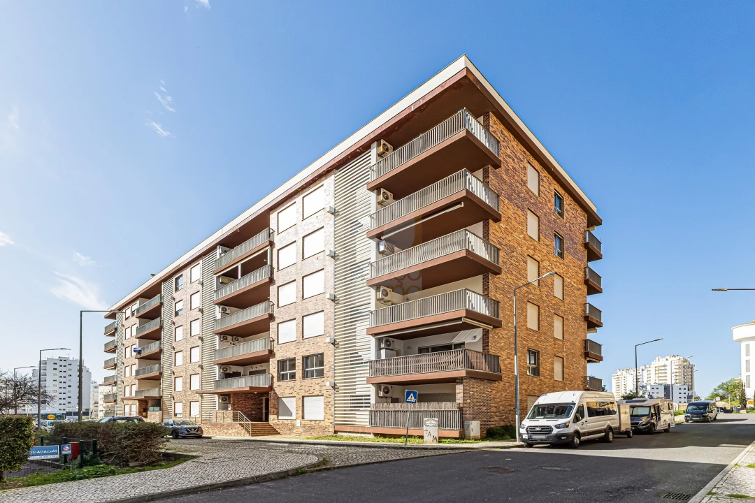 Apartamento T2 para Venda em Armação de Pera Foto 3