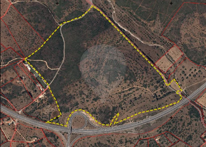 Terreno para Venda em Bensafrim e Barão de São João Foto 1