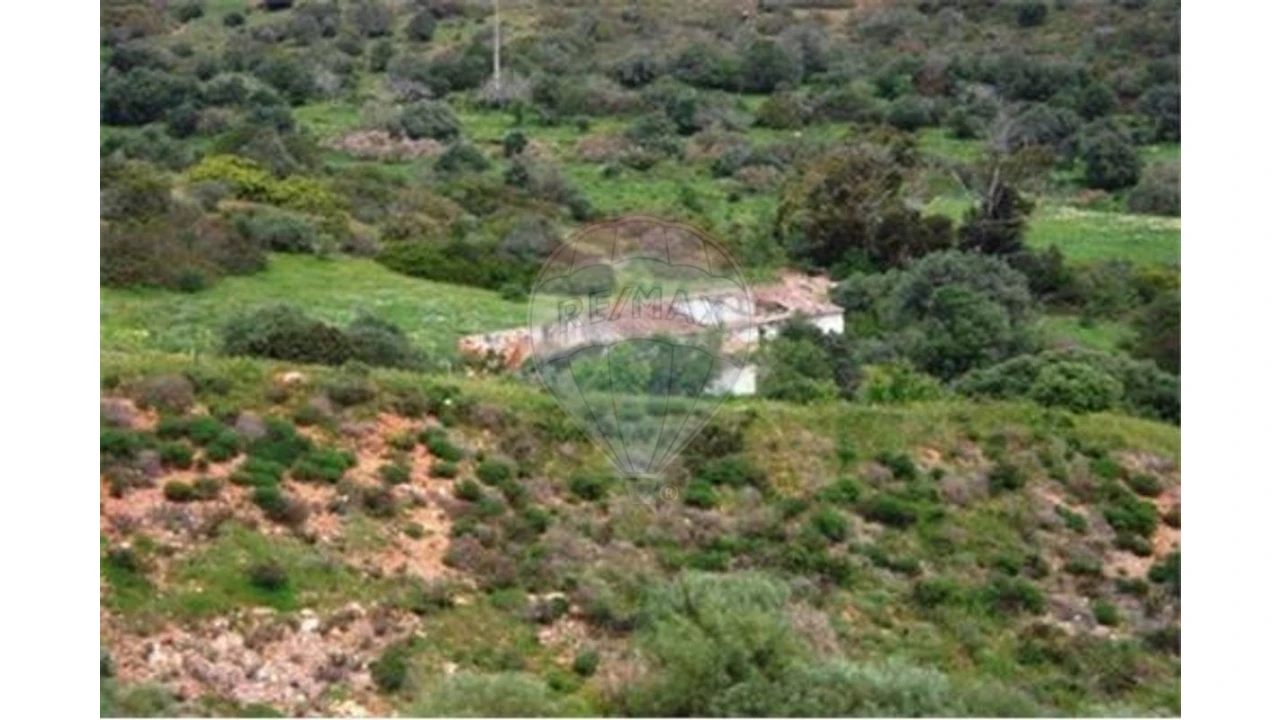 Terreno para Venda em Bensafrim e Barão de São João Foto 5