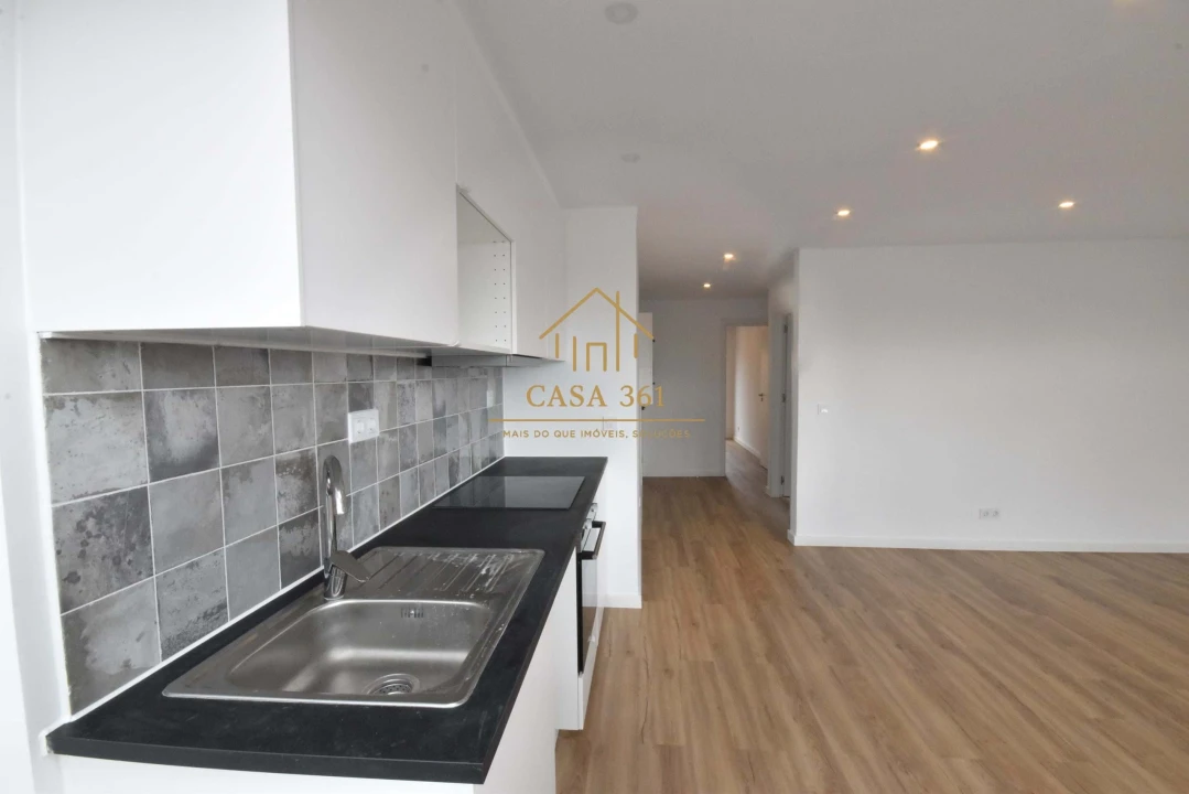 Apartamento T2 para Venda em Camarate, Unhos e Apelação Foto 7