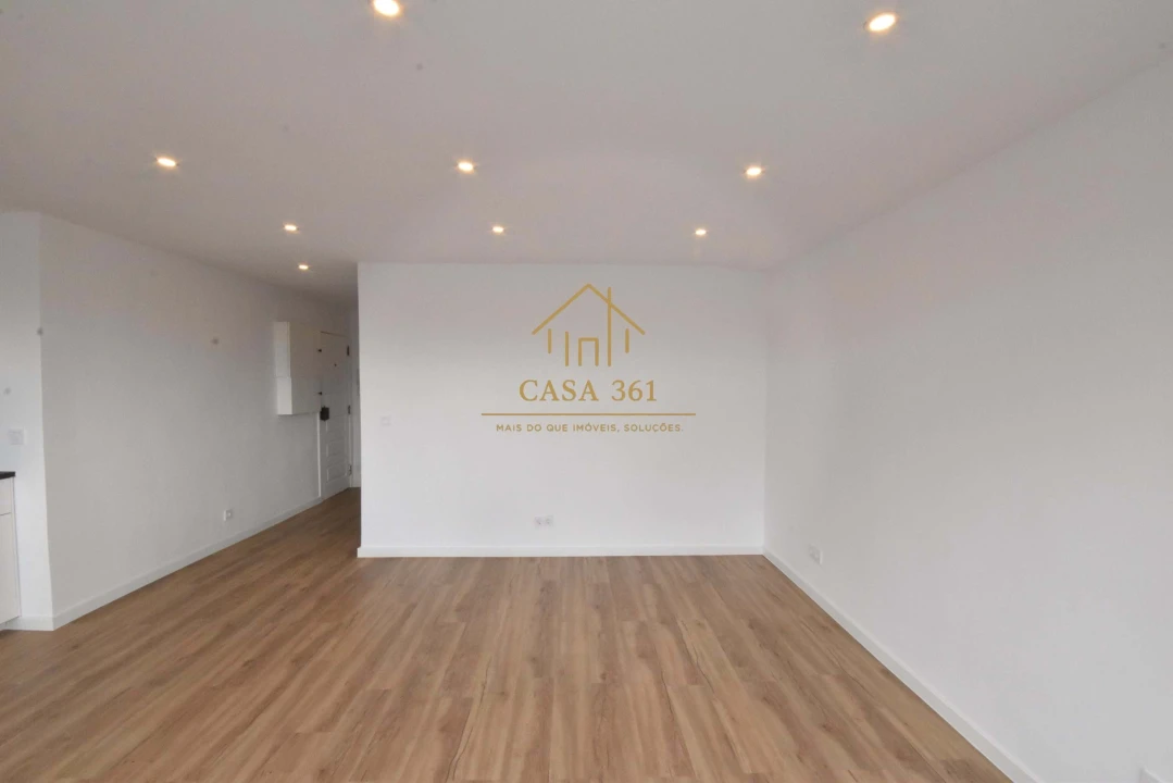 Apartamento T2 para Venda em Camarate, Unhos e Apelação Foto 12