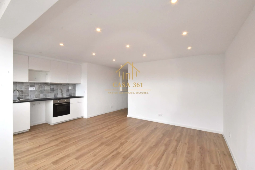 Apartamento T2 para Venda em Camarate, Unhos e Apelação Foto 10