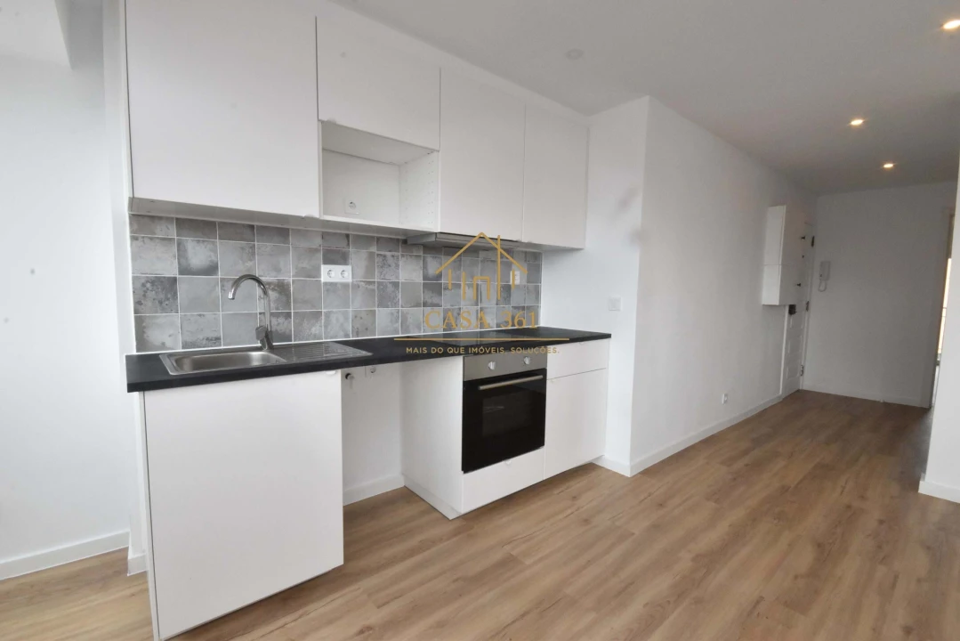 Apartamento T2 para Venda em Camarate, Unhos e Apelação Foto 4