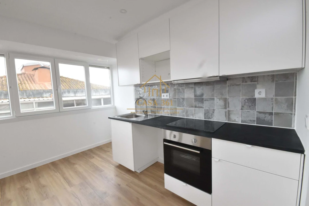 Apartamento T2 para Venda em Camarate, Unhos e Apelação Foto 5