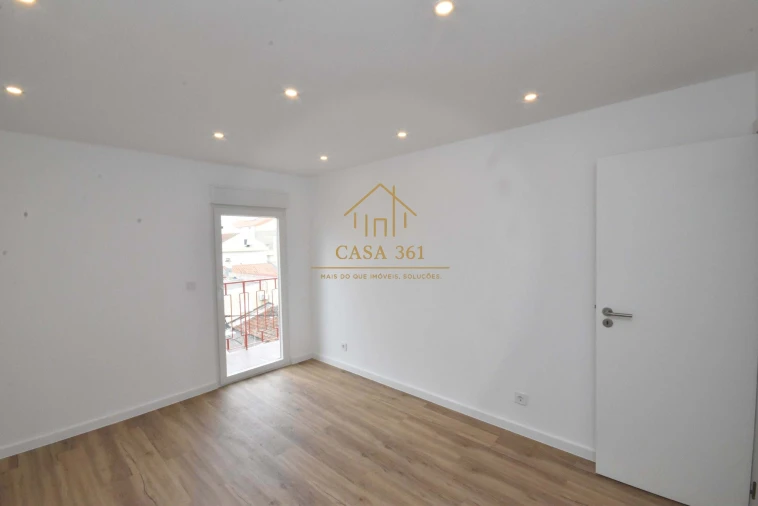 Apartamento T2 para Venda em Camarate, Unhos e Apelação Foto 18