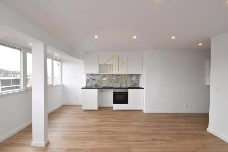 Apartamento T2 para Venda em Camarate, Unhos e Apelação